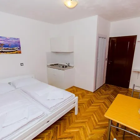 Apartament Balote *